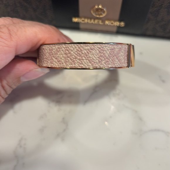 Michael Kors pink and rose gold bangle - Picture 4 of 8